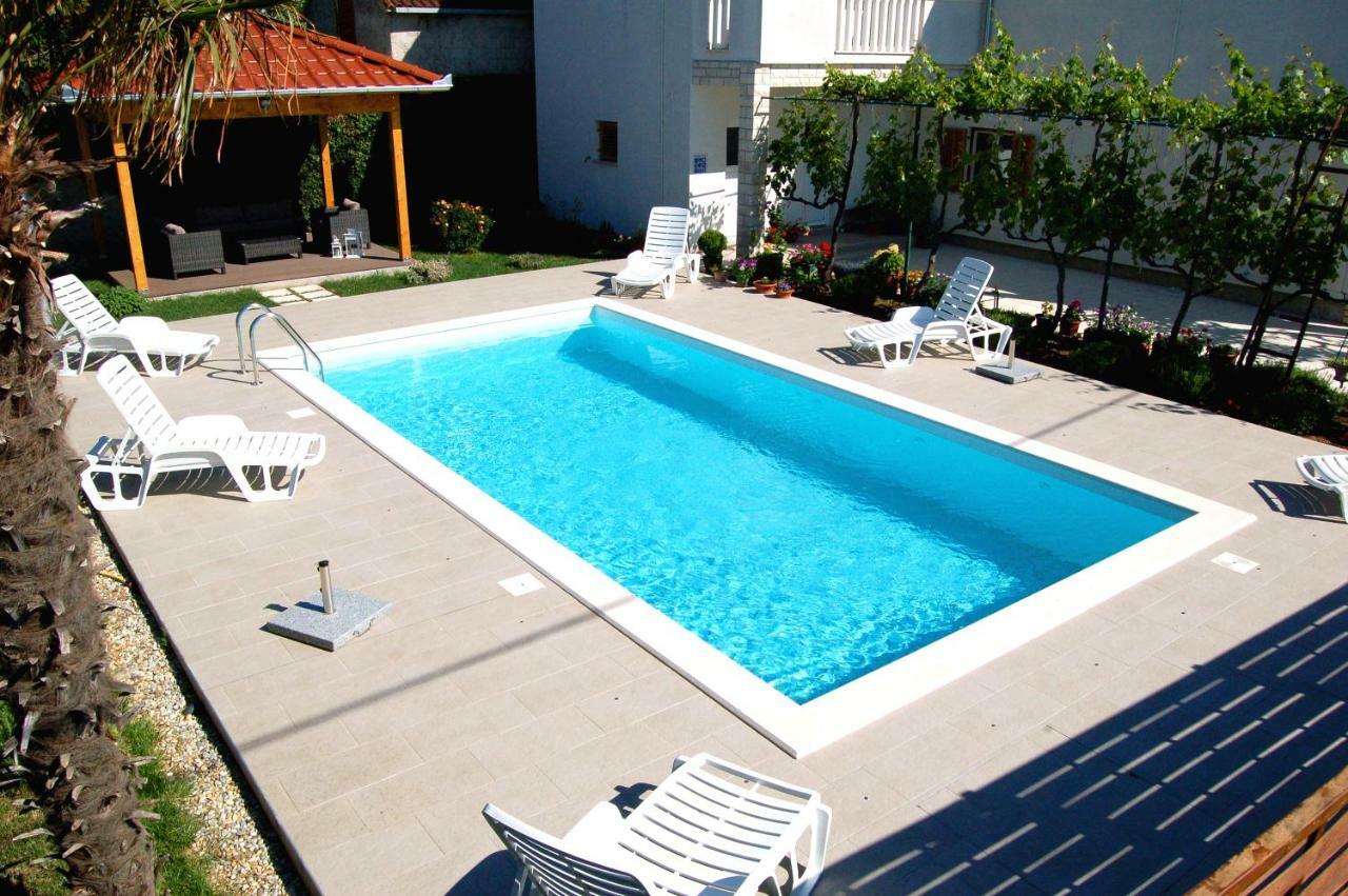 Filipovic Apartments With Pool Биоград-на-Мору Экстерьер фото